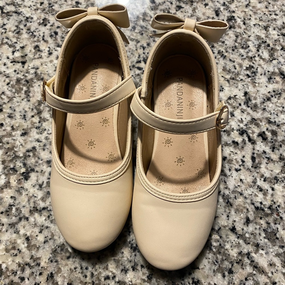 Girls bow dress shoes